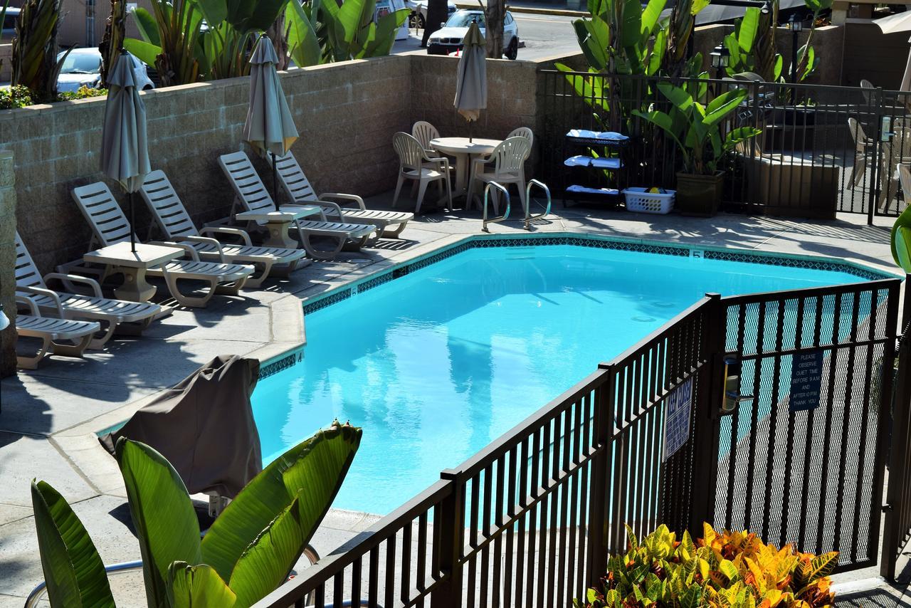 Multi Resorts At Aquamarine Villas Oceanside Buitenkant foto